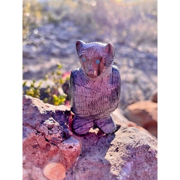 Hand Made Other - Zuni Standing Bear Fetish 2.5" x 1.25" Marble with Turquoise Eyes Hand Carved